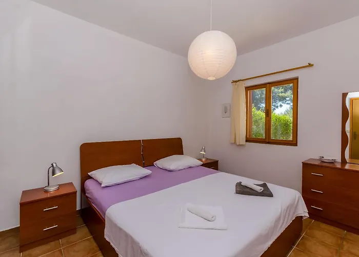 Josip Διαμέρισμα *